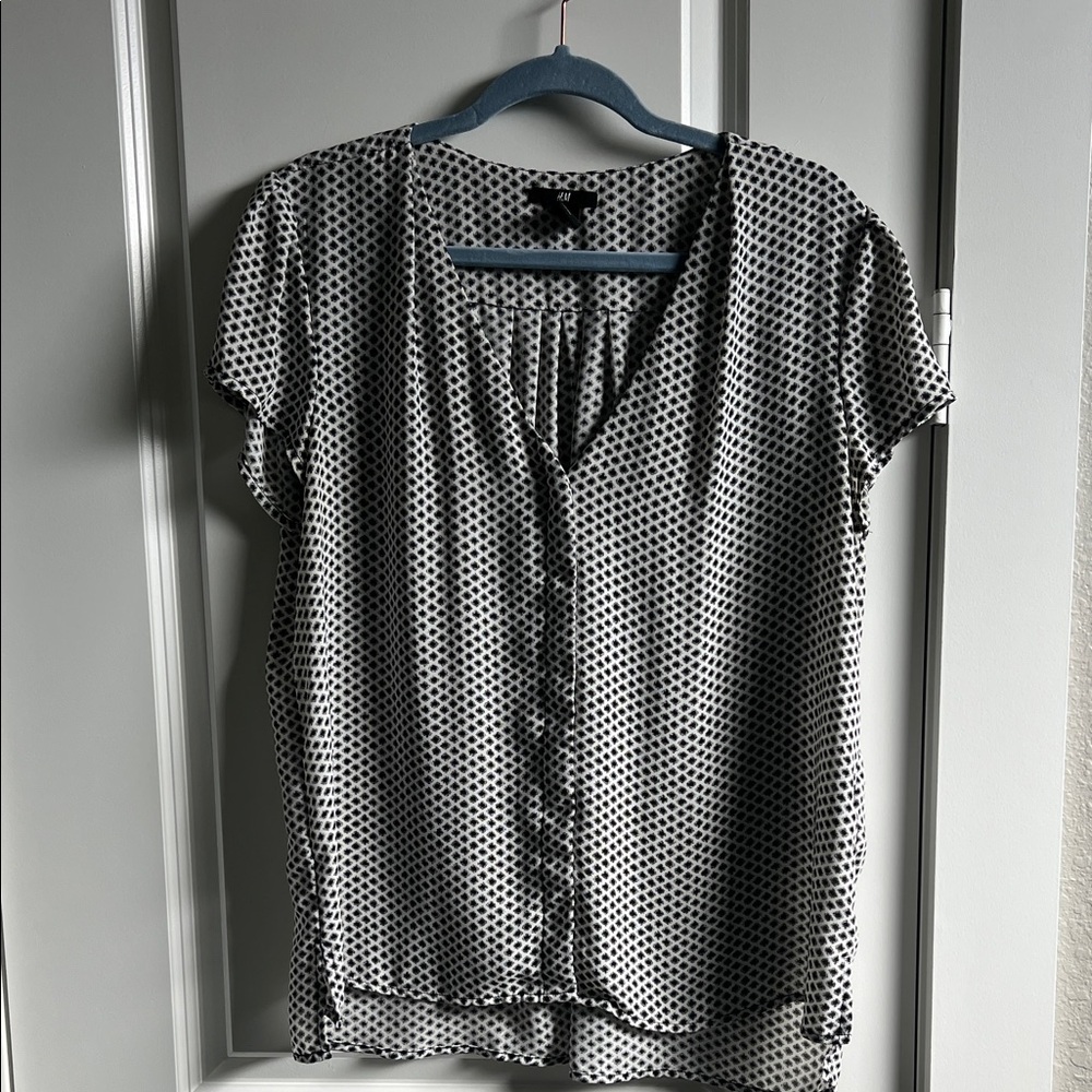 H&M Black and White Button-Up Blouse